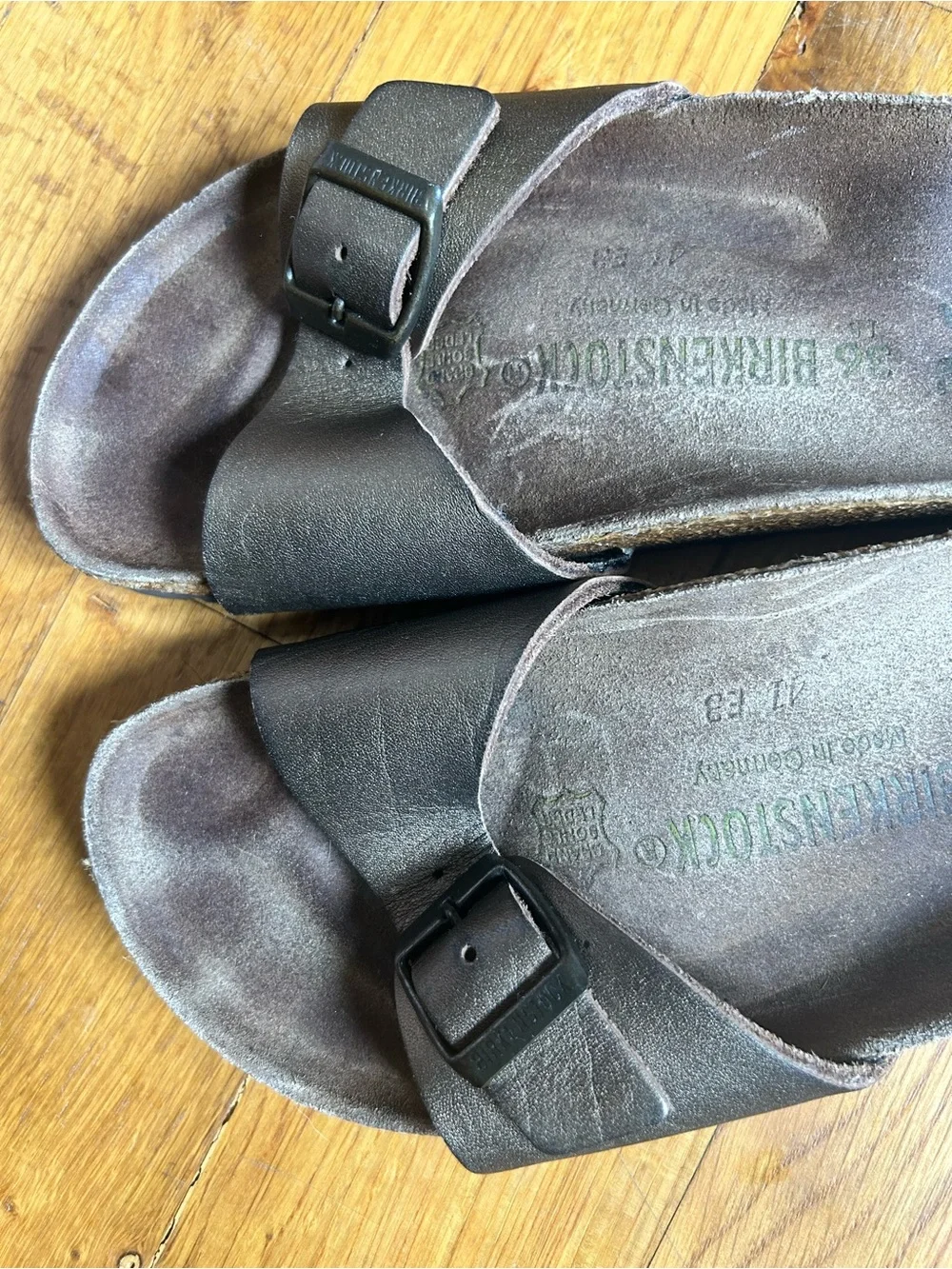 Birkenstock area signs strap